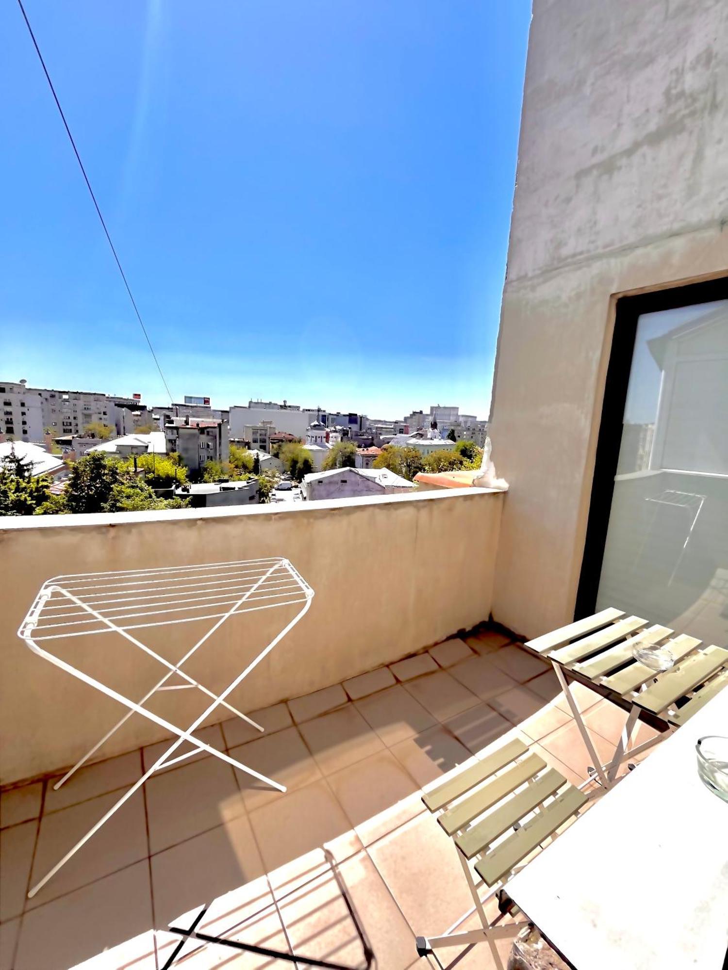 Downtown Unirii Square Private Economy Rooms With Shared Amenities Bukarest Exteriör bild